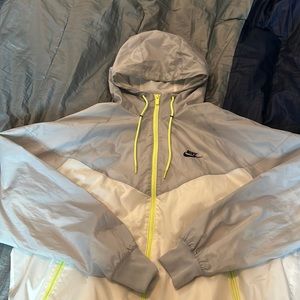 nike windbreaker
